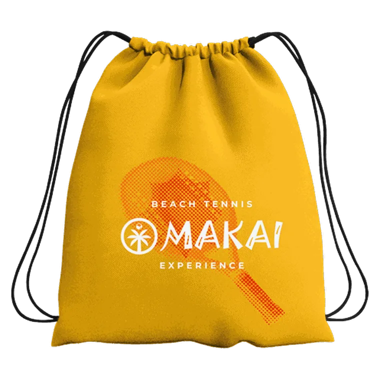 Sacochila amarela com cordão preto e a marca Makai estampada